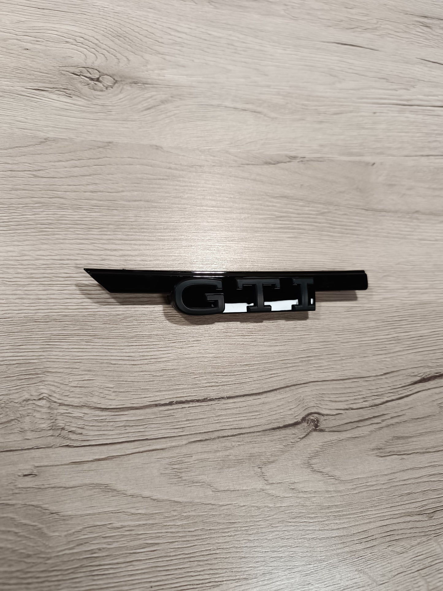GTI Schriftzug Plakette Frontgrill Schwarz