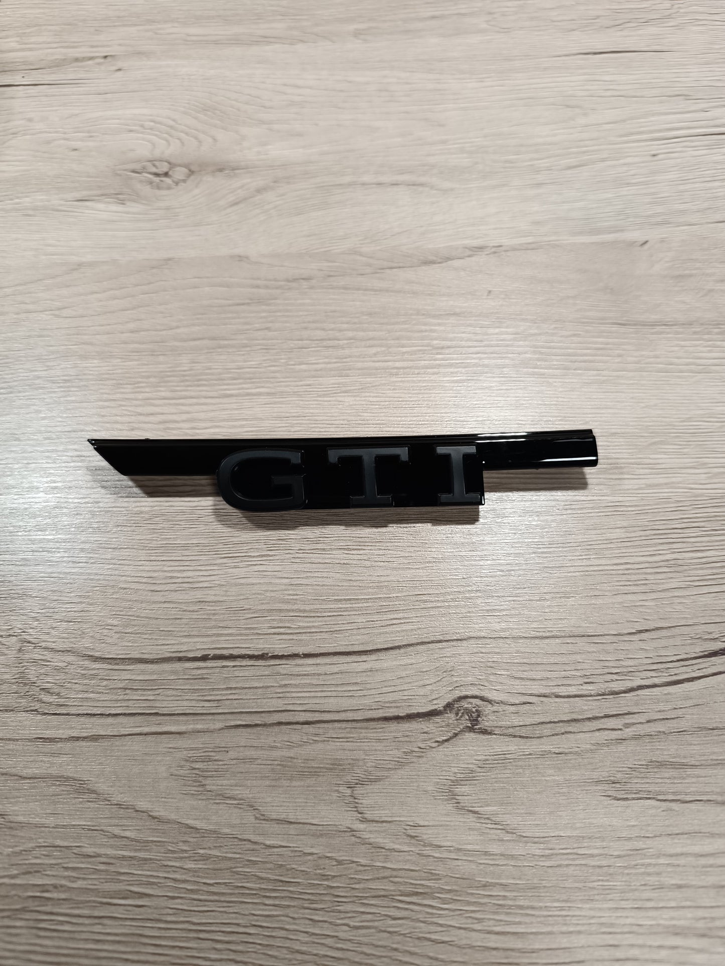 GTI Schriftzug Plakette Frontgrill Schwarz