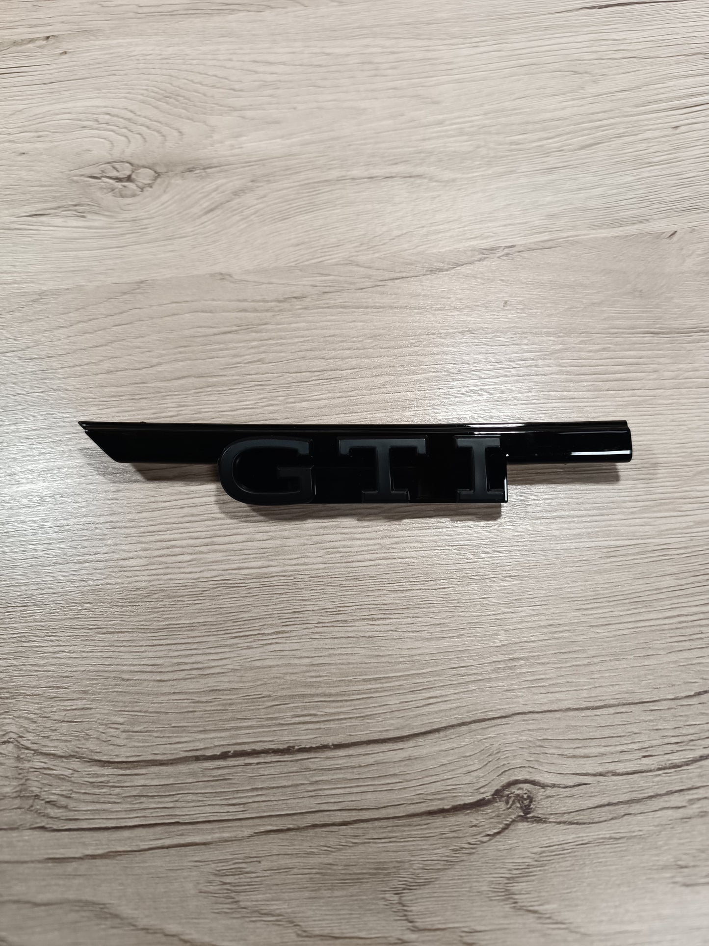 GTI Schriftzug Plakette Frontgrill Schwarz