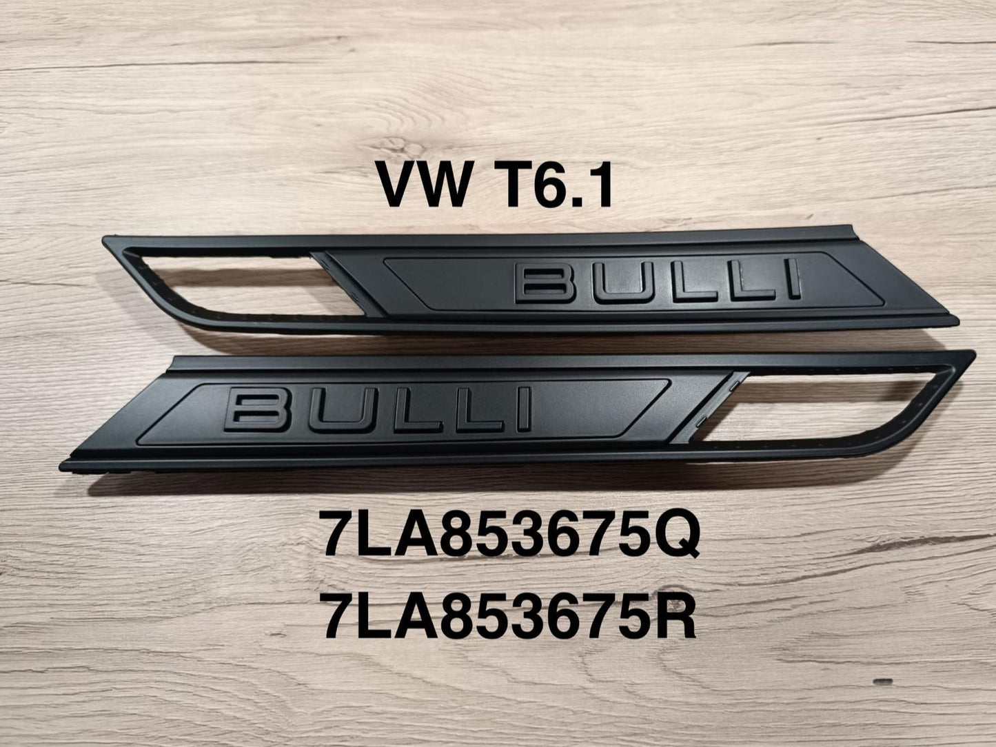 T6.1 BULLI Kotfügel Plaketten Schwarz matt