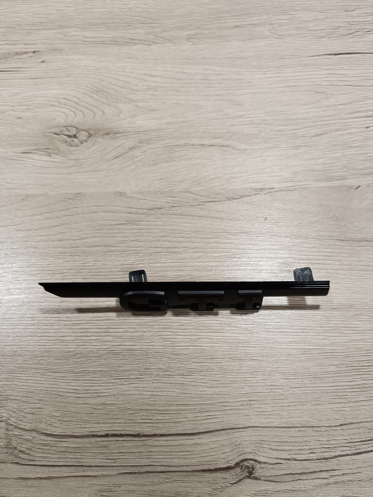 GTI Schriftzug Plakette Frontgrill Schwarz