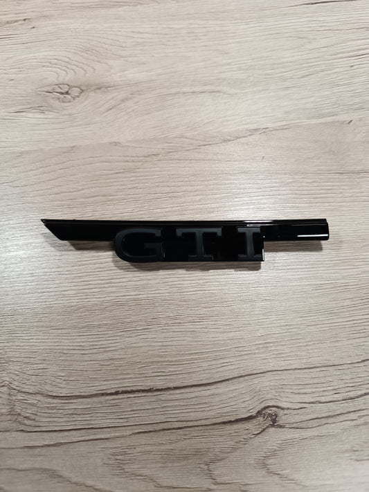 GTI Schriftzug Plakette Frontgrill Schwarz