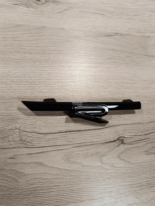 R Plakette Schriftzug Schwarz Frontgrill